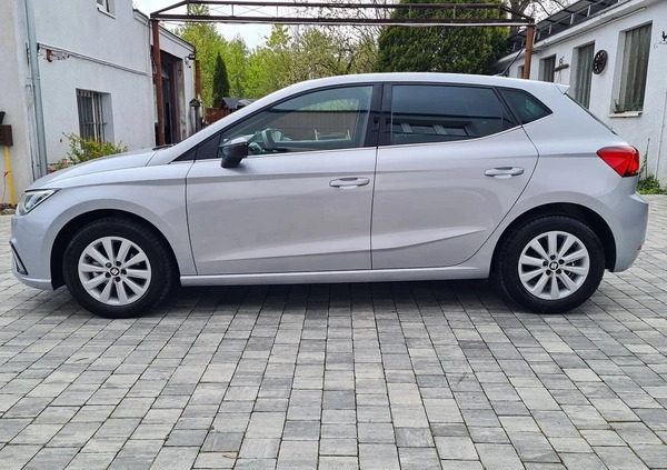 Seat Ibiza cena 53999 przebieg: 51000, rok produkcji 2019 z Lipiany małe 562